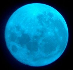 20070907020629-lunaazul.jpg