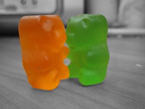 20080203233958-hug-xd-gummy-bear-by-crazy-mouse.jpg