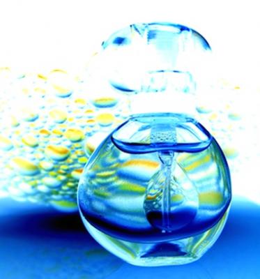 20081112114600-perfume-sample-bottle-by-vandalised.jpg